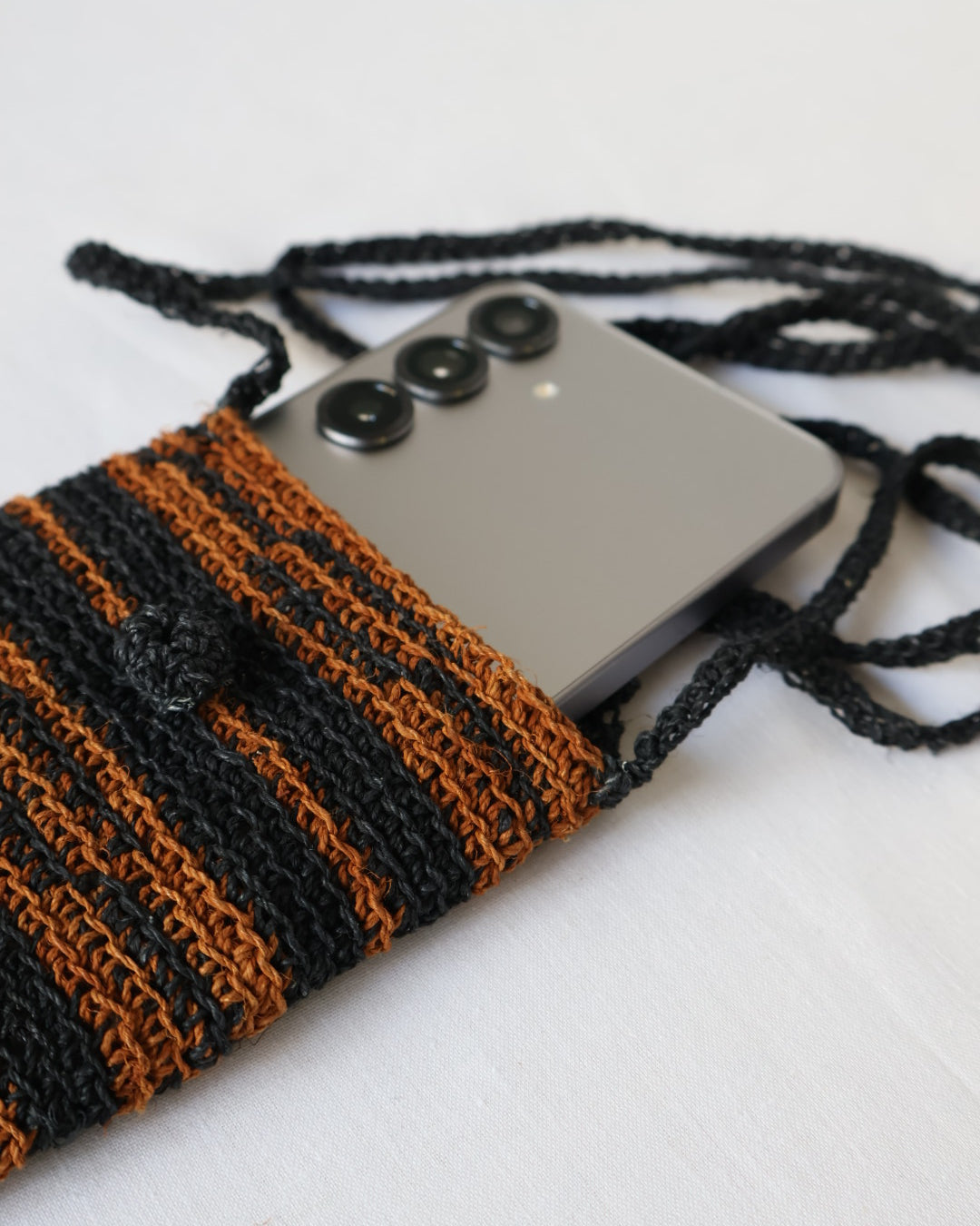 Chaguar Hand Woven Phone Bag