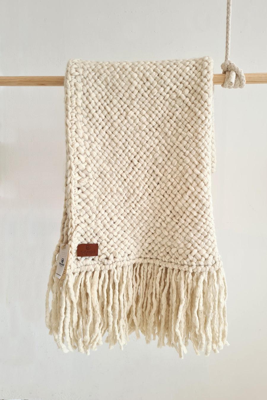 PACHA THROW - MEDIUM | NATURAL COLOUR-The Andes Project