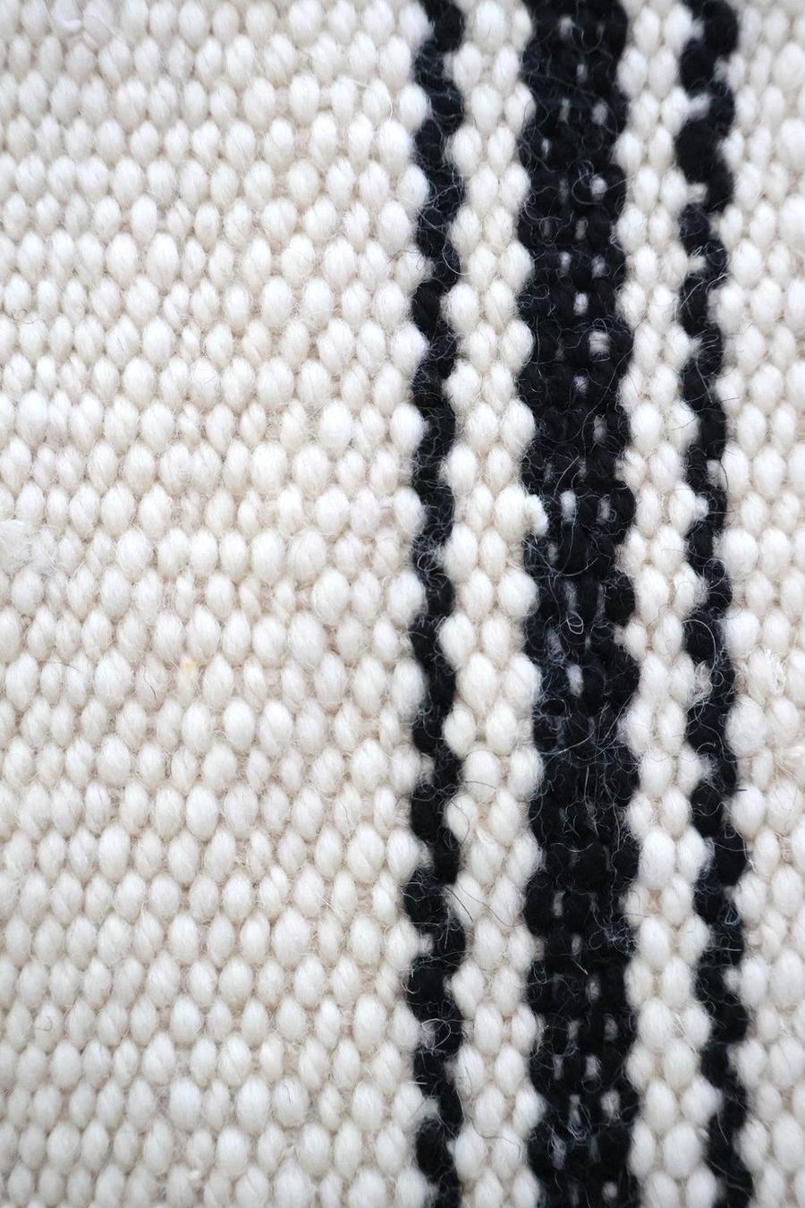 LINEA - Small #16- Handmade Sustainable 100% Sheep Wool - The Andes Project