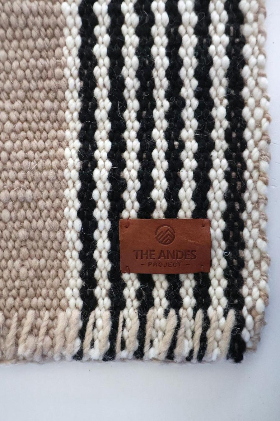LINEA - Small #13- Handmade Sustainable 100% Sheep Wool - The Andes Project