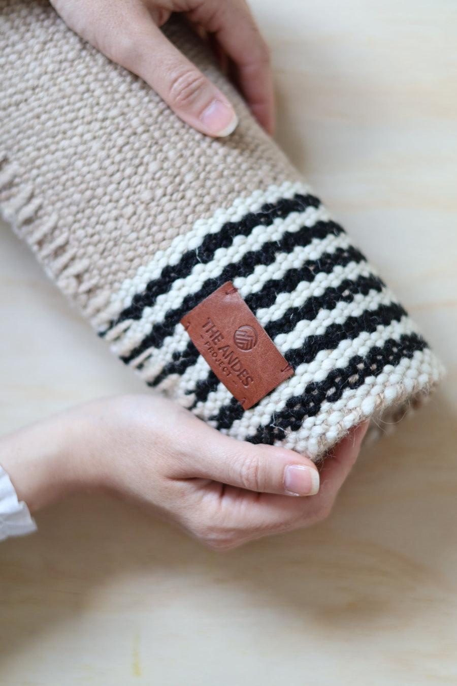 LINEA - Small #13- Handmade Sustainable 100% Sheep Wool - The Andes Project
