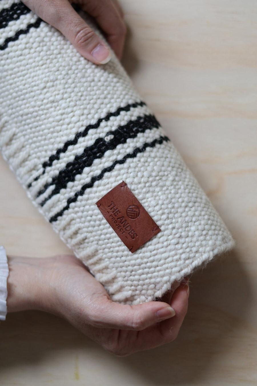 LINEA - Small #16- Handmade Sustainable 100% Sheep Wool - The Andes Project