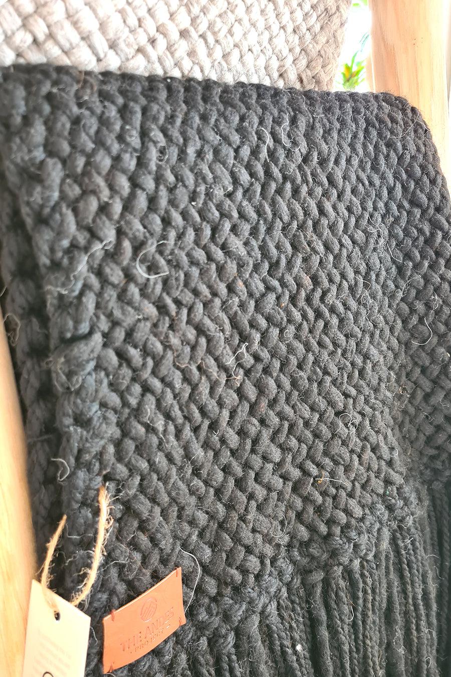 PACHA THROW - MEDIUM | BLACK COLOUR-The Andes Project