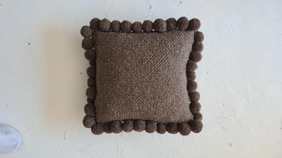 SQUARE WITH POM POMS - MEDIUM | COFFEE-The Andes Project