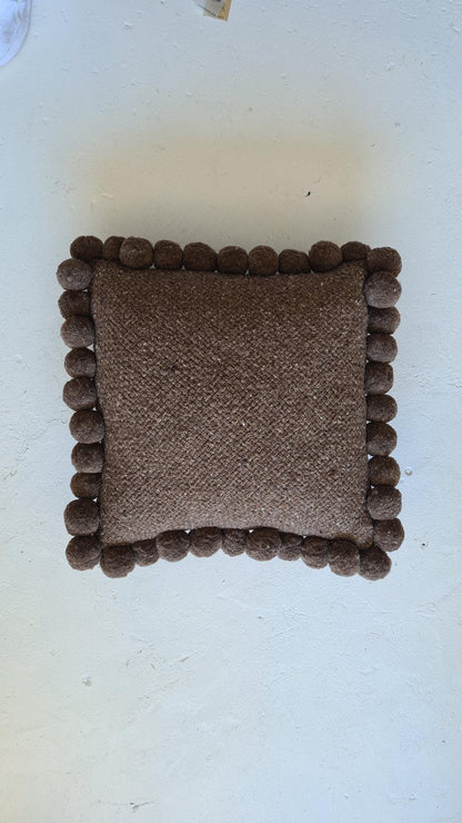 SQUARE WITH POM POMS - LARGE | COFFEE-The Andes Project