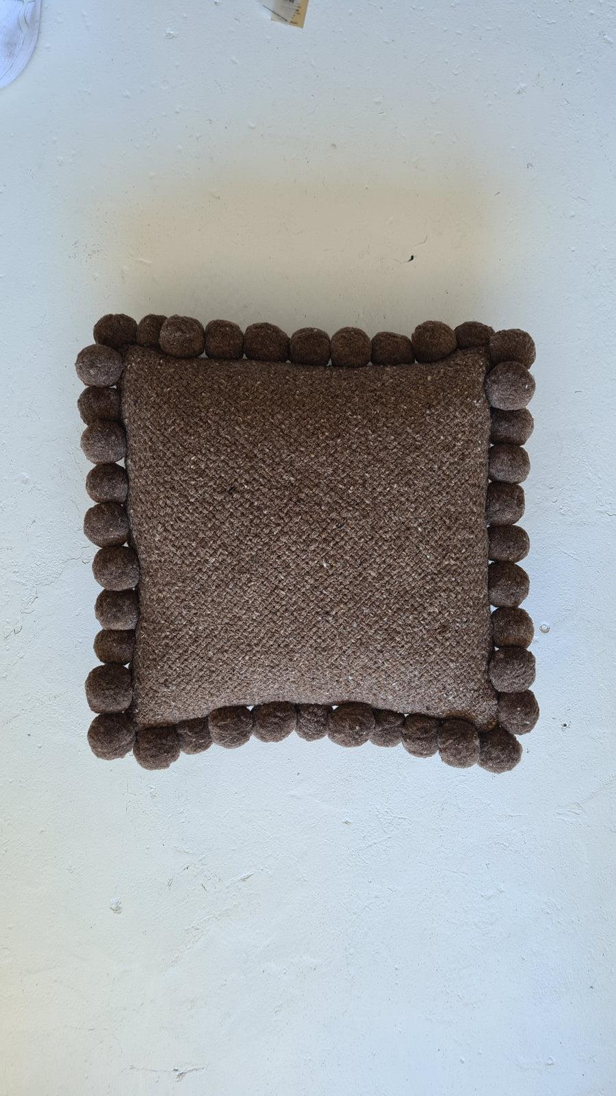 SQUARE WITH POM POMS - LARGE | COFFEE-The Andes Project