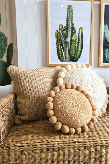 ROUND WITH POM POMS - MEDIUM | NATURAL-The Andes Project